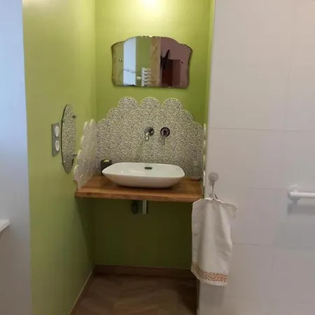 Manoir Percheron Independant Avec Jardin Et Babyfoot - Fr-1-497-243 La Mesniere