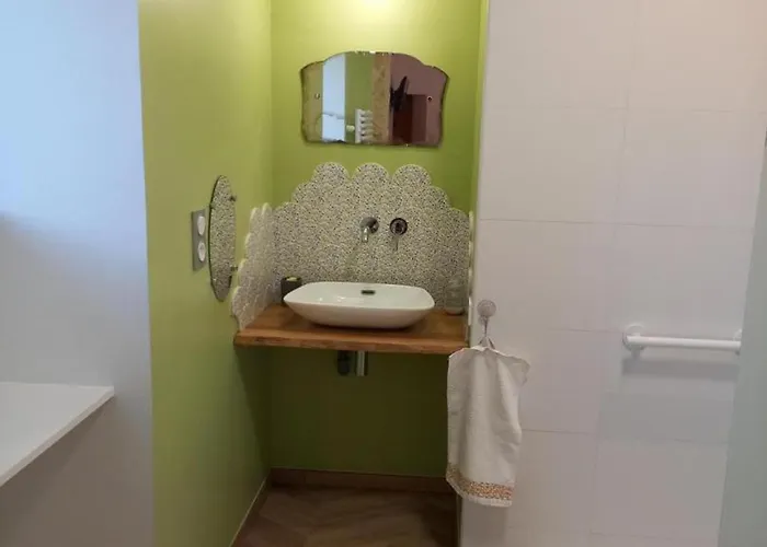 Manoir Percheron Independant Avec Jardin Et Babyfoot - Fr-1-497-243 La Mesnière